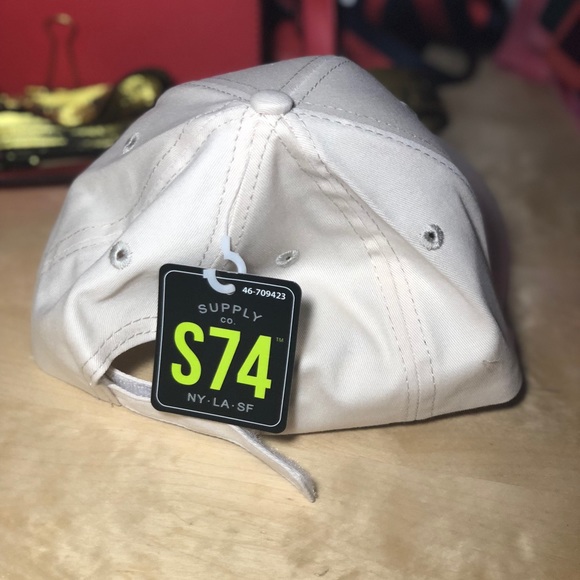 Rose cap - Picture 2 of 2